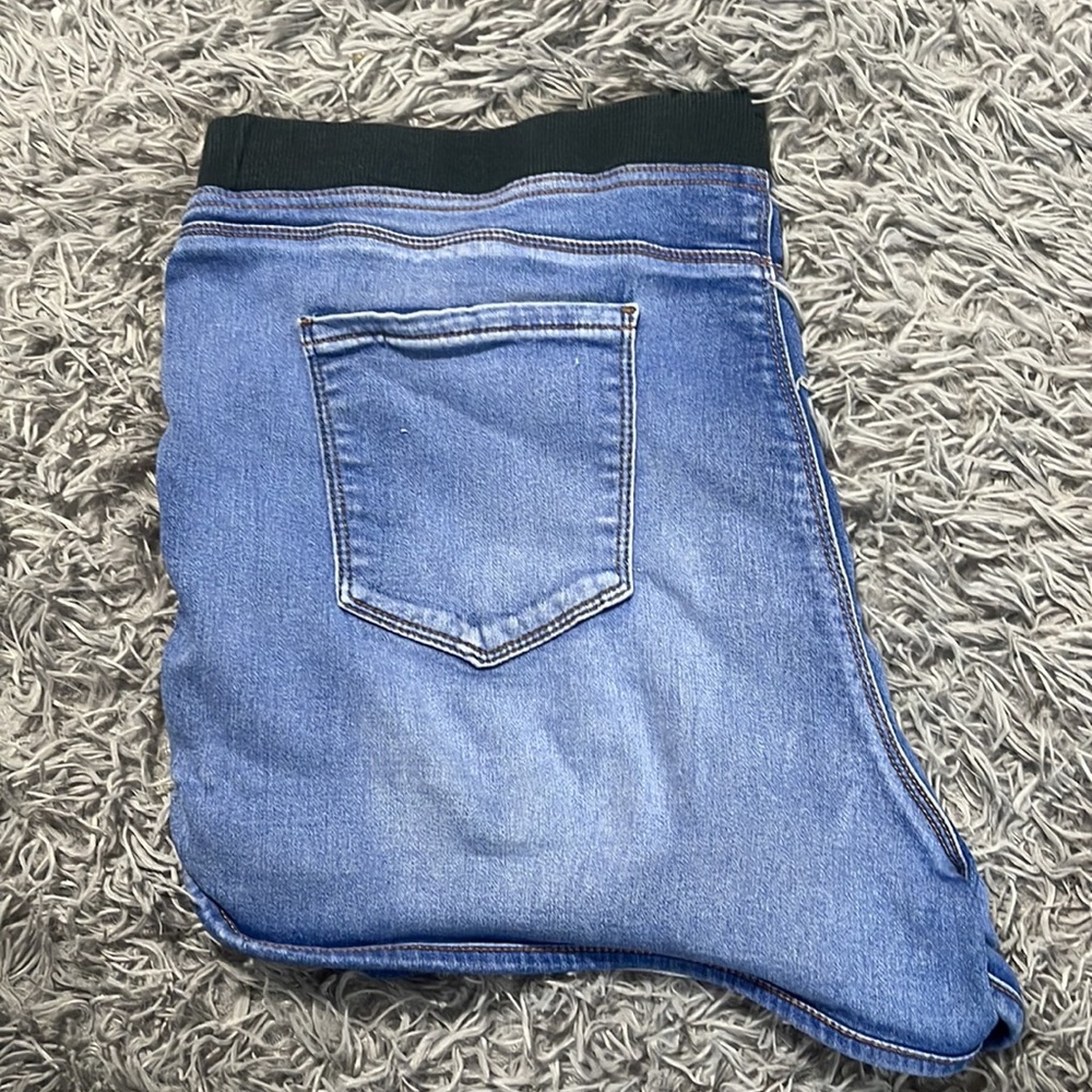 Shorts - Picture 2 of 2
